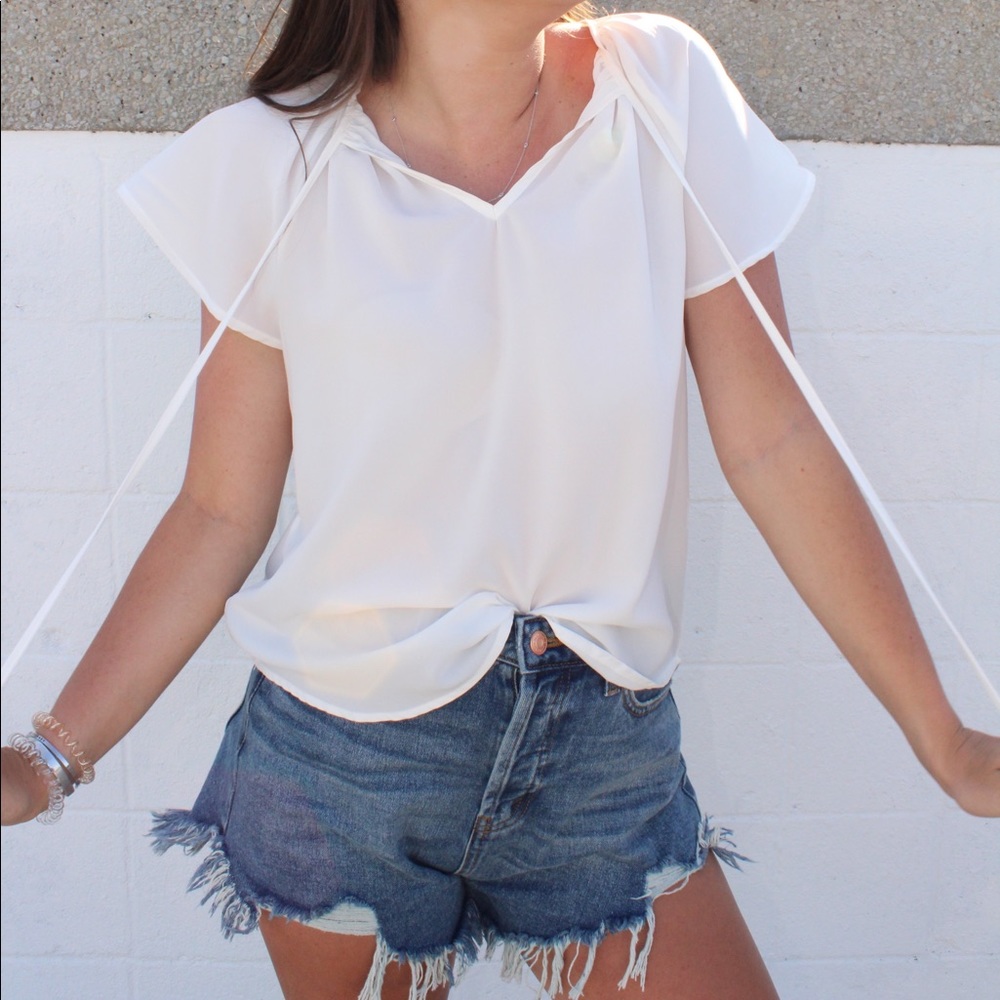 White Casual V-Neck Top